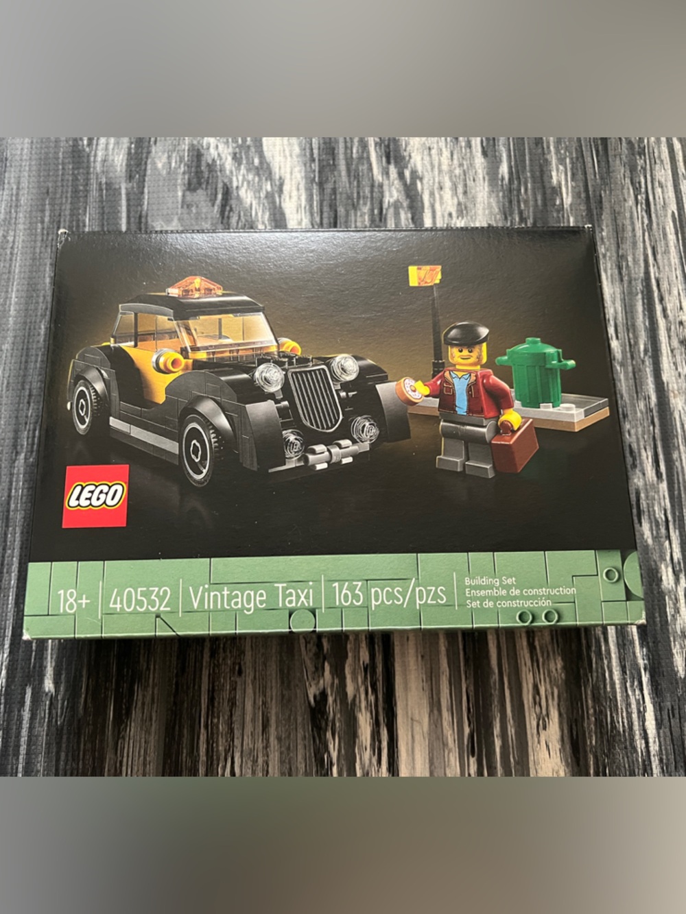 LEGO Black and Yellow Vintage Taxi Set with Minifigure